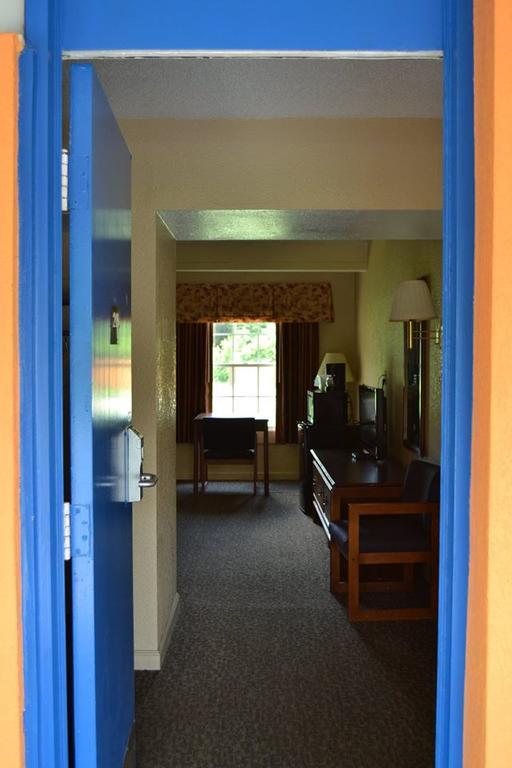 Americas Best Value Inn Смитфийлд Екстериор снимка