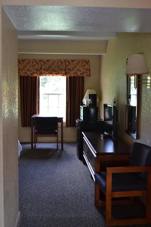 Americas Best Value Inn Смитфийлд Екстериор снимка